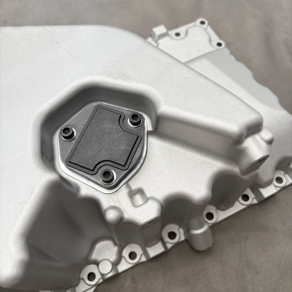 Nuevo cárter de aceite inferior del motor para Volvo S60 S80 V60 V70 XC60 XC70 XC90 31251286 Foto 2 de 4