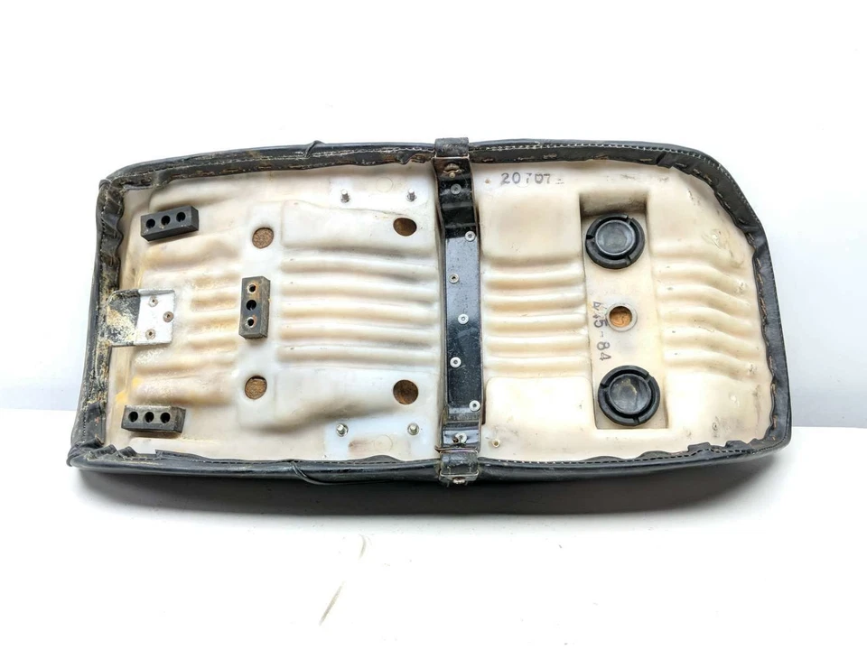 Asiento de pasajero conductor completo de una pieza Honda CB1100F 83 Foto 4 de 4