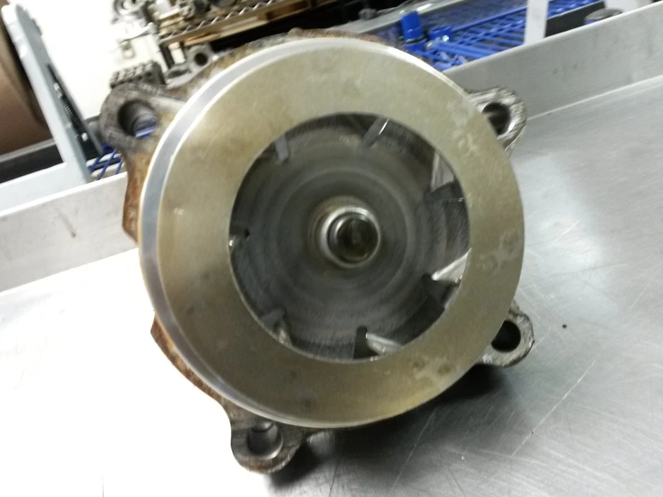 Bomba de líquido de arrefecimento de água para 09-11 Ford Crown Victoria 4.6 - Imagem 4 de 4