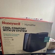 Honeywell Cool Comfort Evaporative Humidifier UV Quiet 1.1gal 400 sq ft Black
