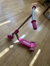 Razor Jr. Lil' Kick Scooter 3 Wheels for Kids Girls