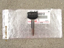 83 - 90 TOYOTA TERCEL DLX SR5 SDT EZ MASTER UNCUT KEY BLANK OEM BRAND NEW