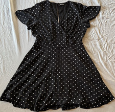Express Black White Polka Dot Fit & Flare Short Dress Flutter Sleeve Size 6