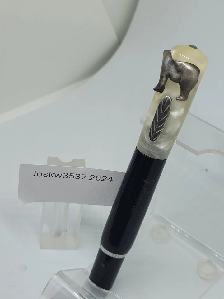 Bolígrafo Delta Animals Series Dolphin/buffalo/oso polar Foto 3 de 4