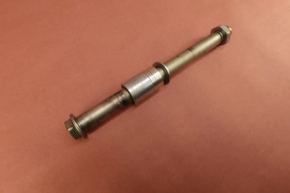 Harley-Davidson Forty Eight XL1200X XL1200 2011-2015 perno de eje de rueda trasera Foto 3 de 4