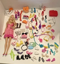 LARGE LOT OF BABBIE  AND OTHER DOLL  ACCESSORIES SHOE, PURSES, AND OTHER ITEMS