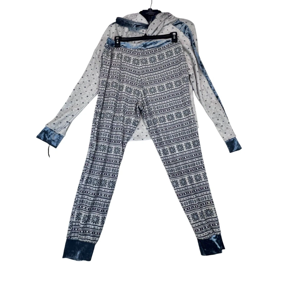 Nuevo con etiquetas Conjunto de pijama de terciopelo elástico Simply Verawang para mujer con gorro tejido con cable Foto 2 de 4