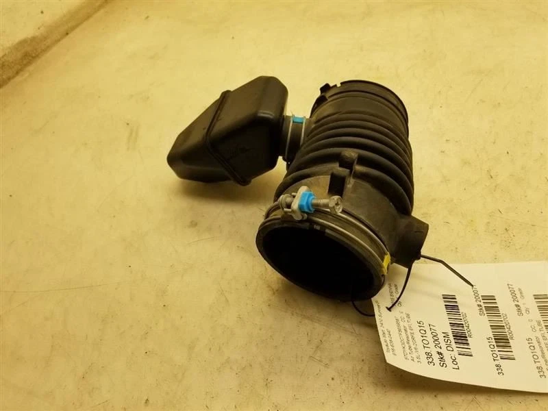 Toyota Sienna 2015 tubo resonador filtro de aire de 3,5 L  Foto 2 de 4