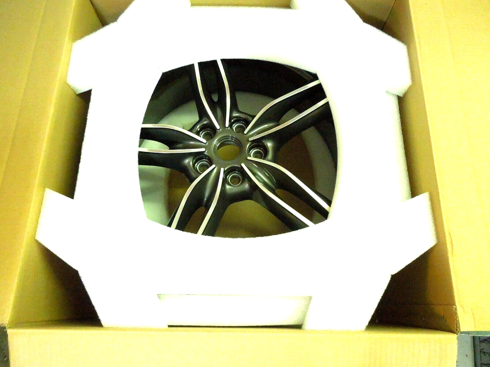 Ferrari Roma FRONT Wheel P/N 881326