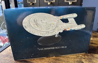 Star Trek Eaglemoss USS Enterprise NCC-1701 D XL  Starship NO MAGAZINE