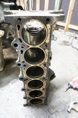 *Bare* OEM BMW E30 M20B27 Engine Block + Main Caps 84-87 325e 325es 325