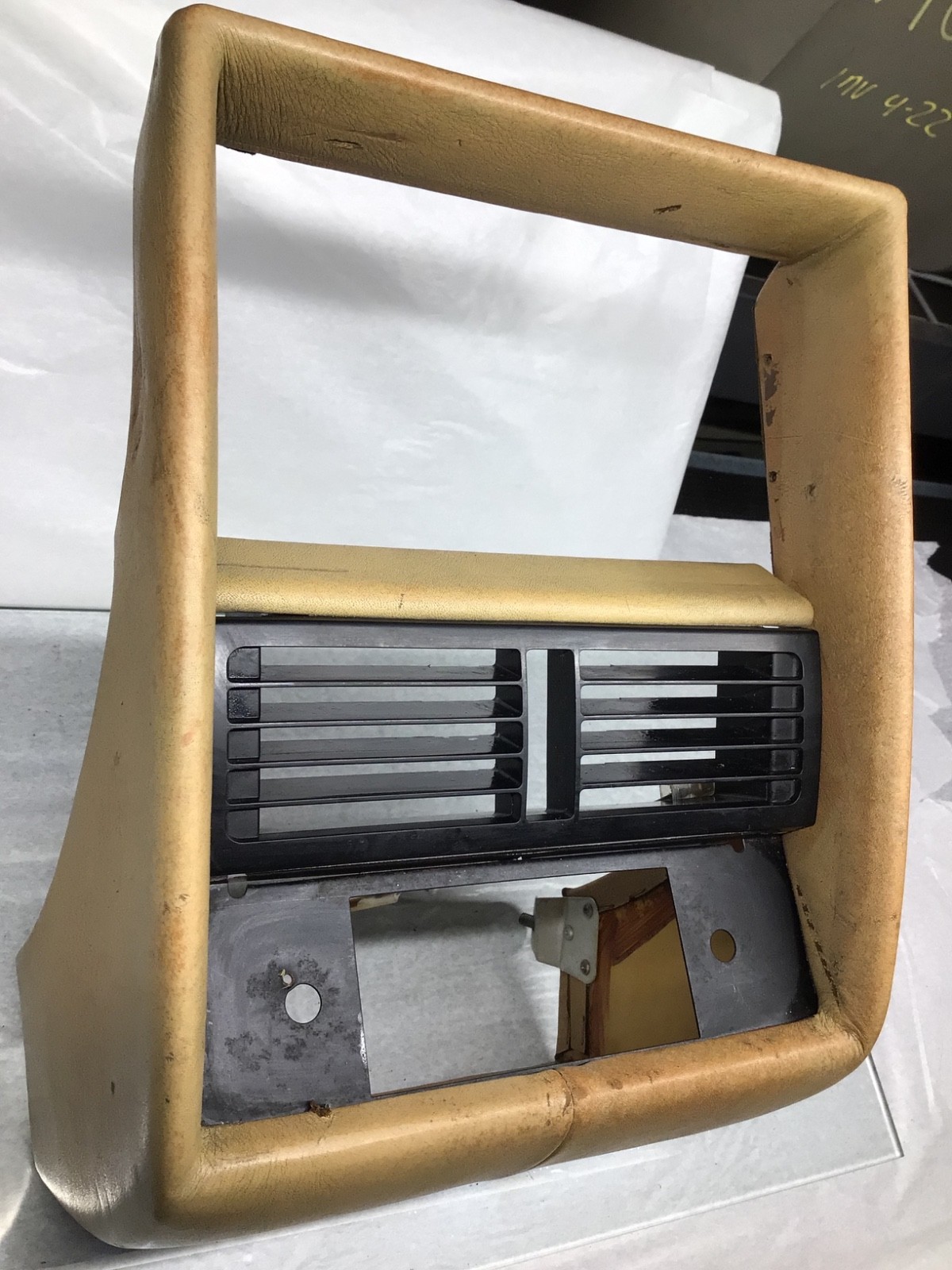 1966 - 1980 Rolls Royce Silver Shadow  Wraith II Center Console with Vent