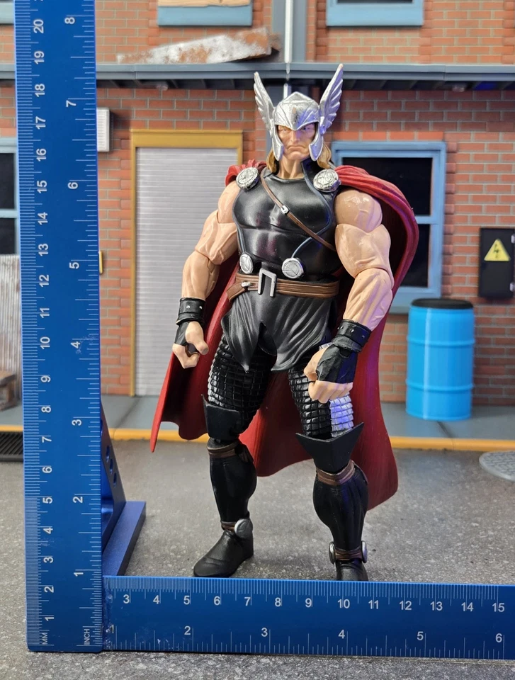 Marvel Legends Avengers Thor 7" Action Figure - Image 4 of 4