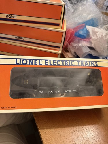 Lionel 6-16677 NATO Flatcar Royal Navy Submarine O Gauge NIB | Condition: Nuevo