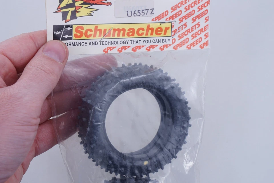 Schumacher Cat 8X20 Minispike Gelbe Reifen (2Stück) U-6557-Z Modellbau - Bild 4 von 4