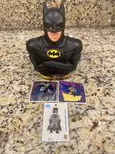 Hucha de plástico Batman 1989 vintage - brazos cruzados - Michael Keaton 2. 1 pin