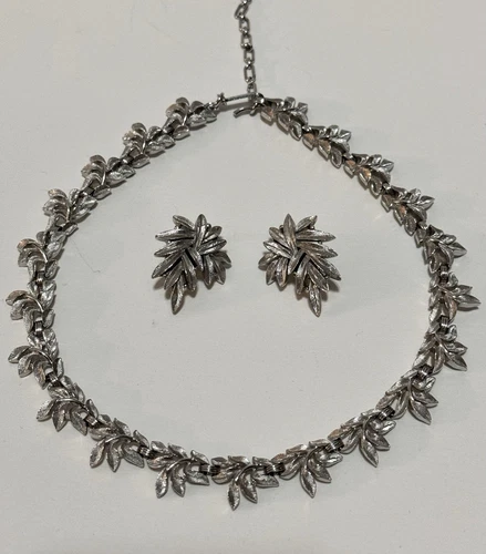 Rare Vtg TriFari 1960s Silver Acanthus Leaf Organic Modern Choker Jewelry Set