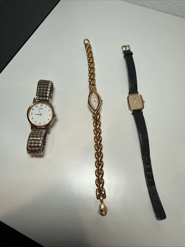 Watch lot 3 Vintage Lady Seiko Watch Gold Tone Rectangle Case, Oval Case.