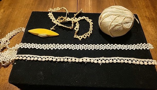 Vtg/Antique Celluloid Tatting Shuttle Extra Thread + Old Hand-Tatted Trim 1R