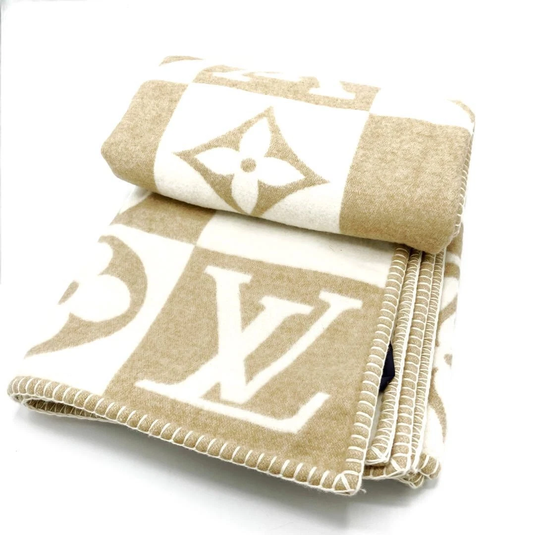 Louis Vuitton M77861 LV Checkmate Wool Cashmere Blanket Monogram Flower