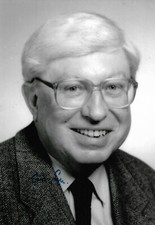 Gerhard Ertl signed 8x12 inch photo autograph Gerhard Ertl signed 8x12 inch photo autograph