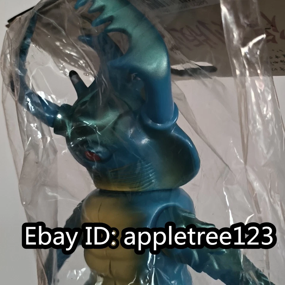 Bullmark Ultraman Serie Antlar Kaiju Metálico Azul Verde Figura Modelo Sofubi Foto 3 de 4