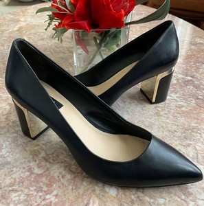dkny elie pumps black
