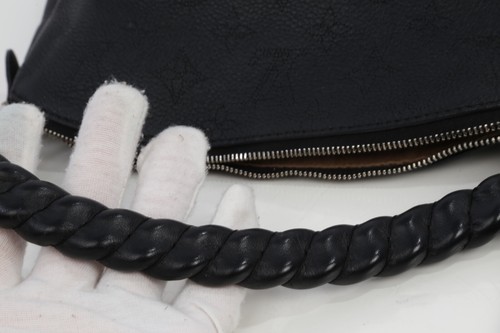 Louis Vuitton Black Monogram Mahina Babylone Chain Calfskin Leather BB Logo Bag - Afbeelding 18 van 20