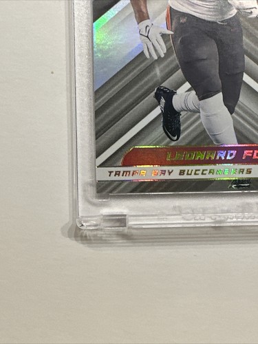 /75 Leonard Fournette /RB Bucs | 2022 Panini XR White Parallel SP #66 - Picture 9 of 9