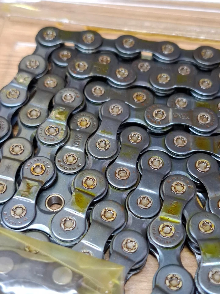 Piezas de bicicleta retro vintage nuevas en caja cadena Taya 50F - 1/2x3/32x116 eslabones Foto 4 de 4