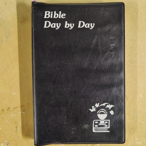 Lot of 6 Christian Religious Books, Daily Prayer, Theology, Novels & More - Picture 7 of 21
