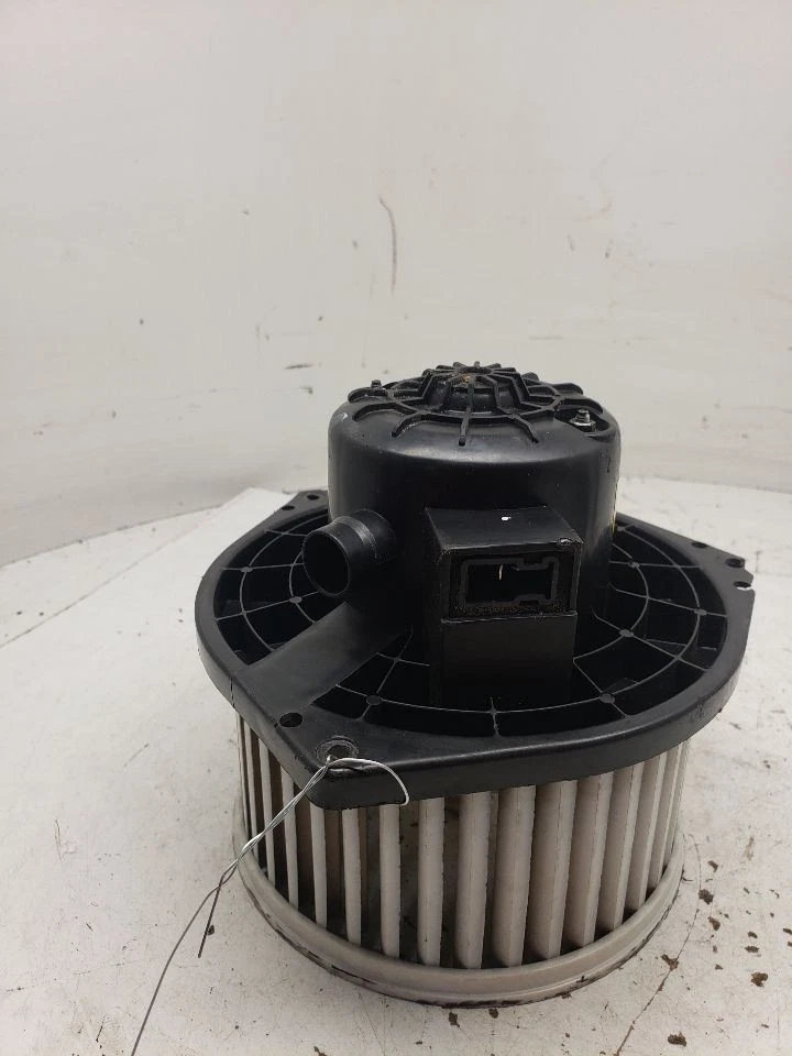 Двигатель вентилятора подходит для 04-12 CANYON 1298092 - Изображение 2 из 4