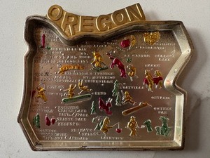 Vintage Metal Souvenir Ashtray OREGON State Shaped Colorful Hand painted Japan