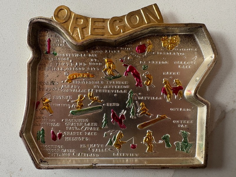 Vintage Metal Souvenir Ashtray OREGON State Shaped Colorful Hand painted Japan
