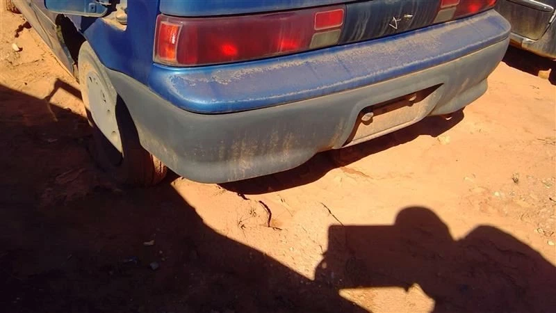 Parachoques trasero 2 puertas compatible con 92-94 Geo Metro OEM Foto 2 de 4