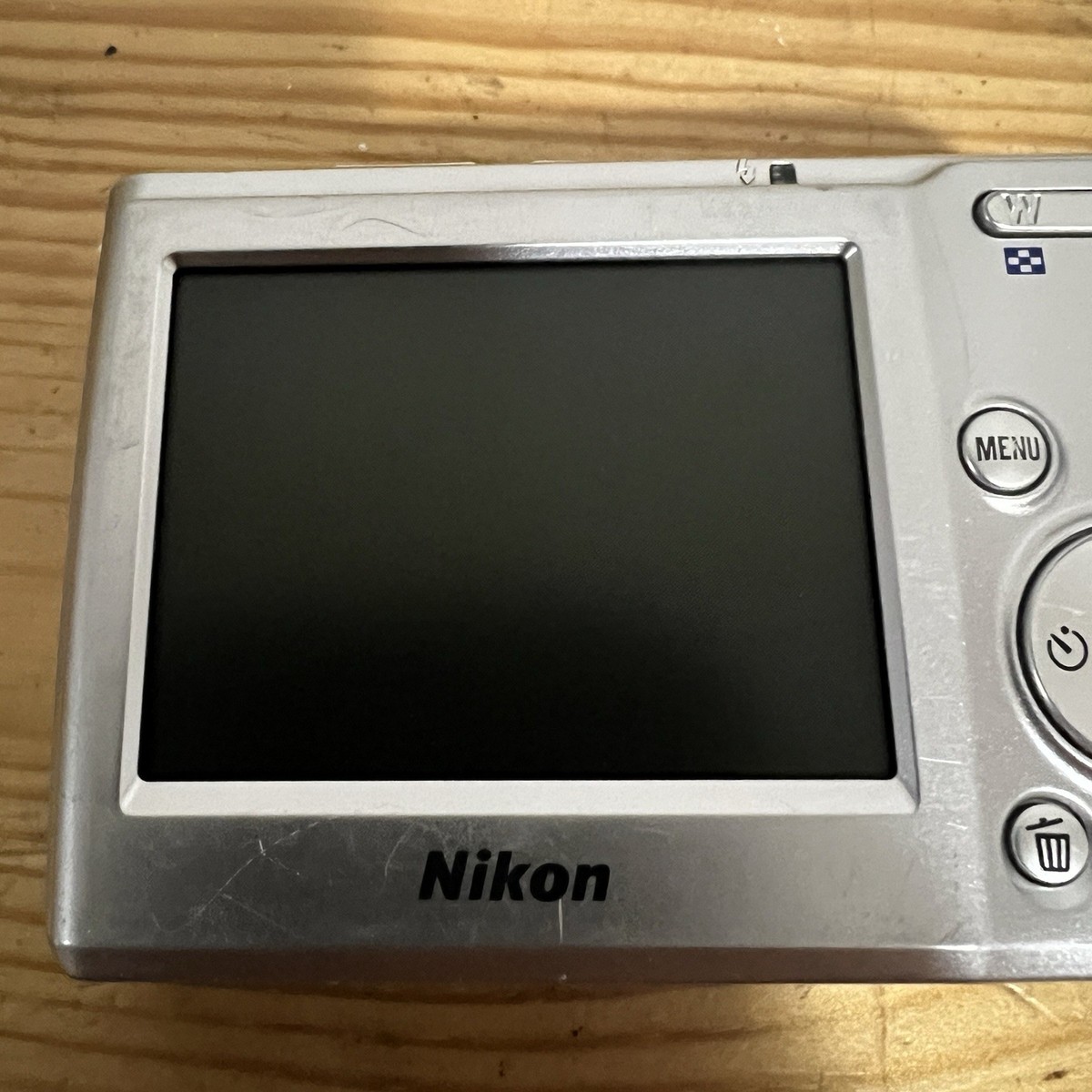 Nikon COOLPIX L14 7.1 MP Digital Camera - Silver (READ