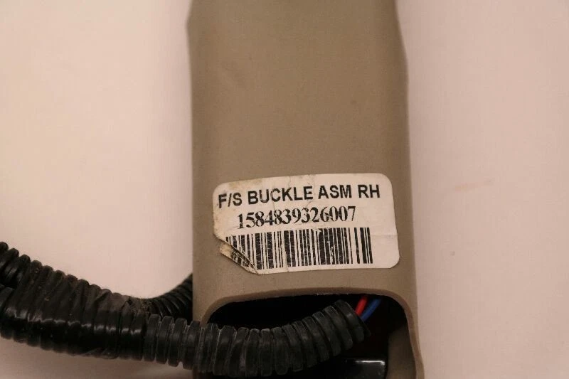 06-11 CADILLAC DTS Right Front Bucket Passenger Seat Belt Buckle   Foto 4 de 4