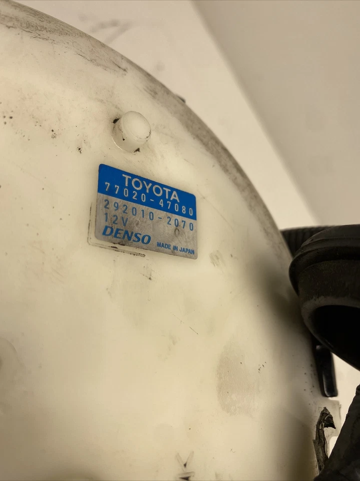 2010 TOYOTA PRIUS ТОПЛИВНЫЙ НАСОС 77020-47080 OEM 10 11 - Изображение 2 из 4