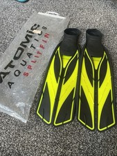 Atomic Aquatics Split Fin/yellow