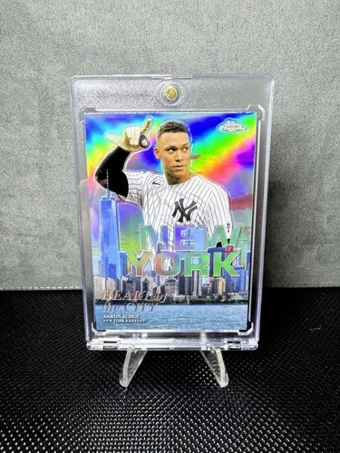 Topps 2022 Chrome Aaron Judge #HOC-13 New York Yankees Heart of the City Card