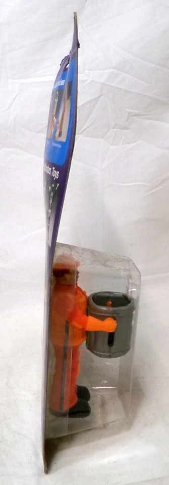 Vintage Kenner Real Ghostbusters Haunted Humans Terror Trash Ghost Damaged Card - Image 2 of 4