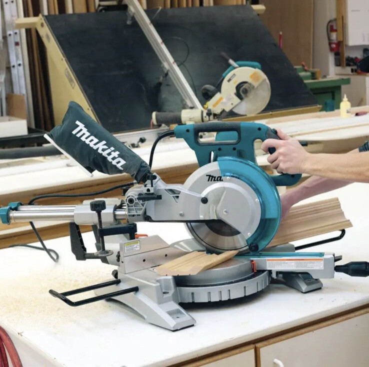 Makita-LS1018 10 in. Slide Compound Miter Saw     open box