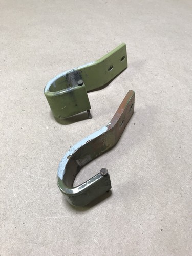 Cessna 185 Baggage Door Hinges 0711102 (1816)