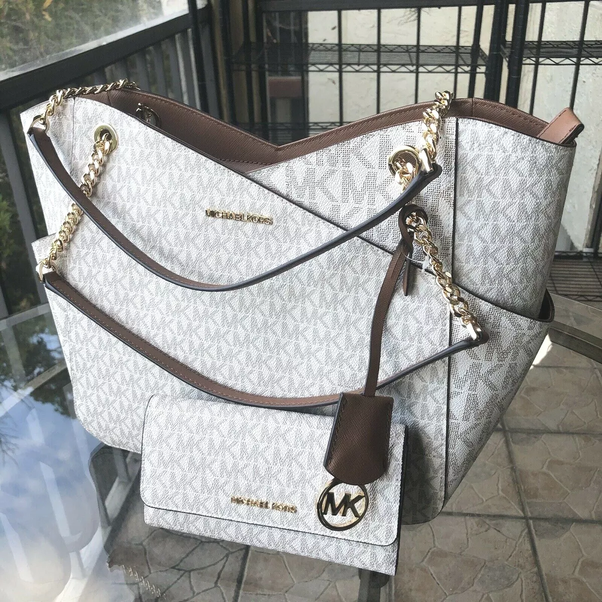 Michael kors big purse discount