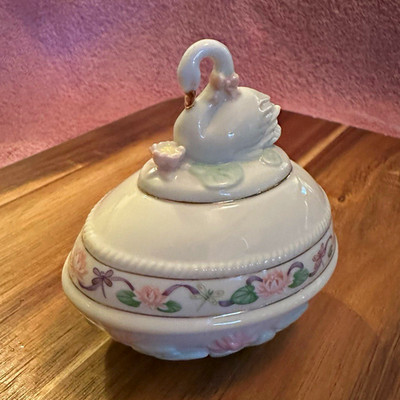 Lenox Swan Easter Egg Trinket Box 2001 Limited Edition Porcelain Lid