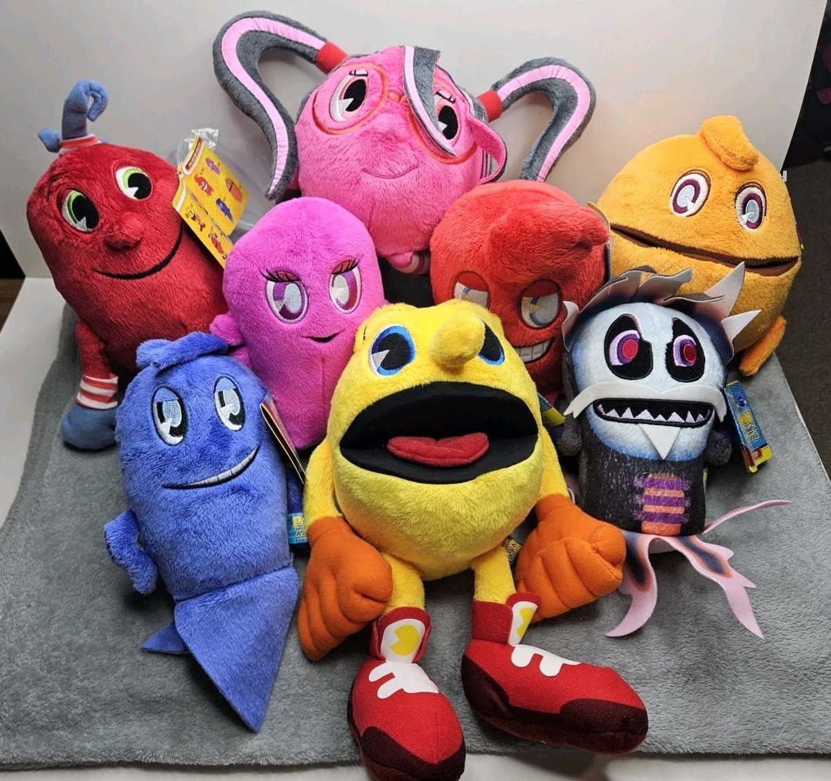 ゲームキャラクター PAC-MAN GHOST FRGMT PLUSH SET 抽選販売】PAC-MAN GHOST FRGMT PLUSH SET | パックマン