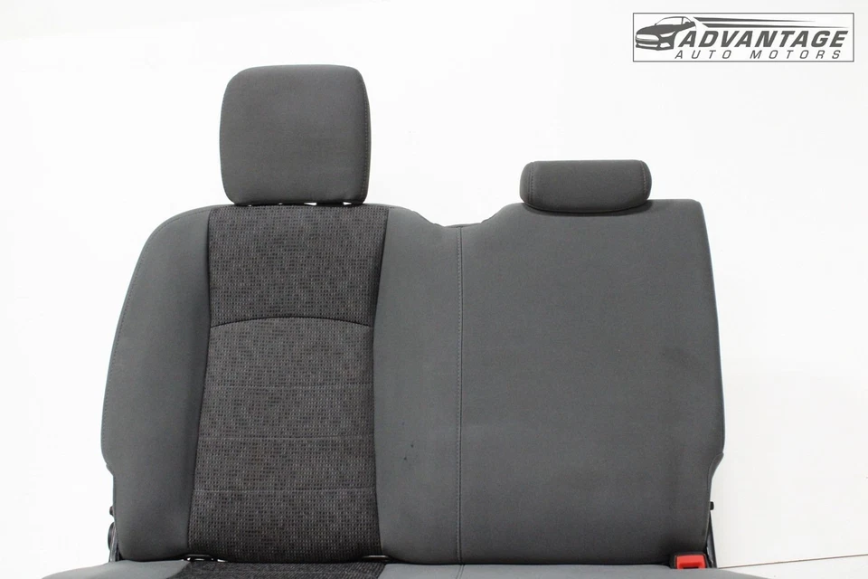 RAM 1500 2014-2017 cabina cuádruple trasero derecho y centro segunda fila asiento OEM Foto 2 de 4