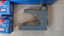 Profi ESCO Hand Tacker 58 für Polstern, usw. ,mit 7Pakete Klammern