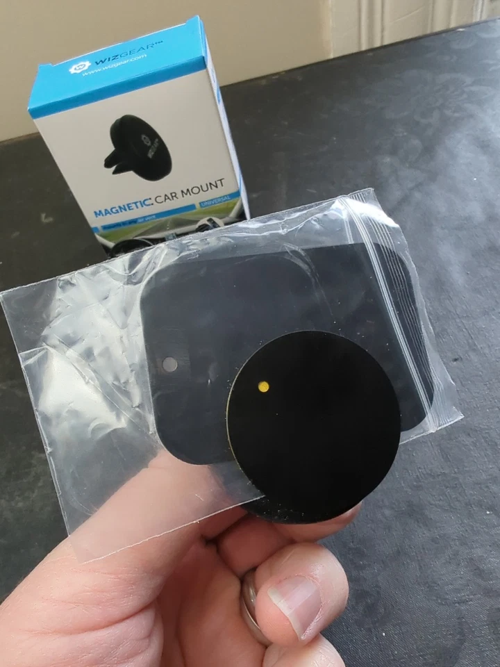 WizGear Universal Air Vent Magnetic Phone Car MountHolder with Fas.. - Image 3 of 4