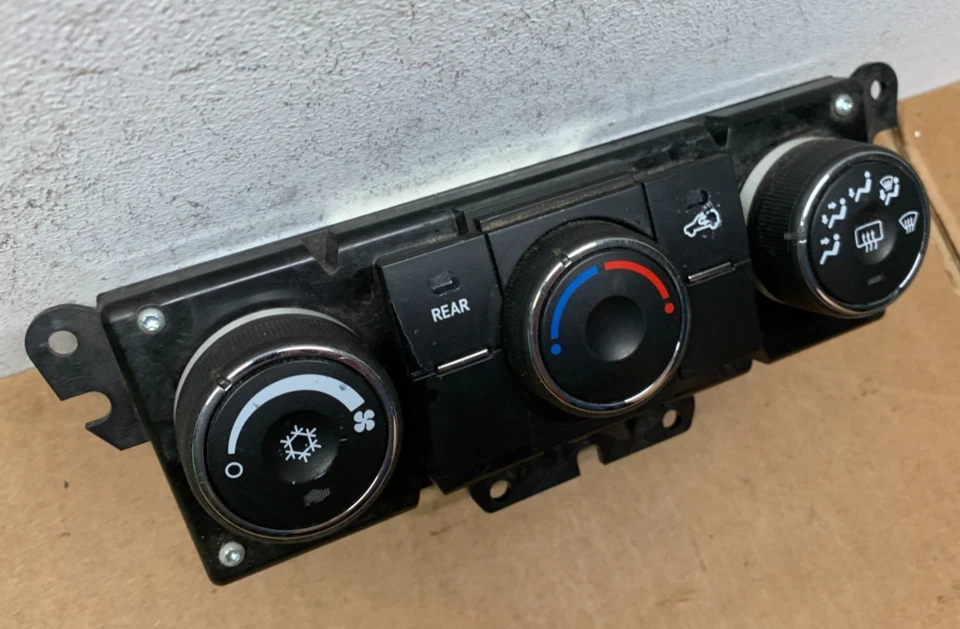 GMC Acadia 2013 2014 2015 2016 tablero interior calefacción aire acondicionado control climático 22969801 Foto 4 de 4